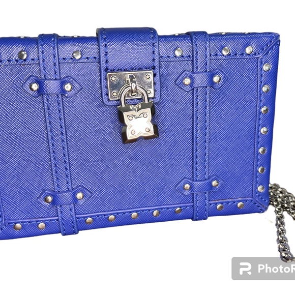 BCBG Studded Trunk Shoulder Purse NWT - Picture 3 of 9